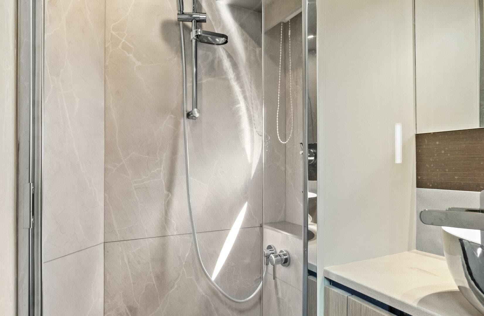 2025 Absolute 52 Fly — photo 55