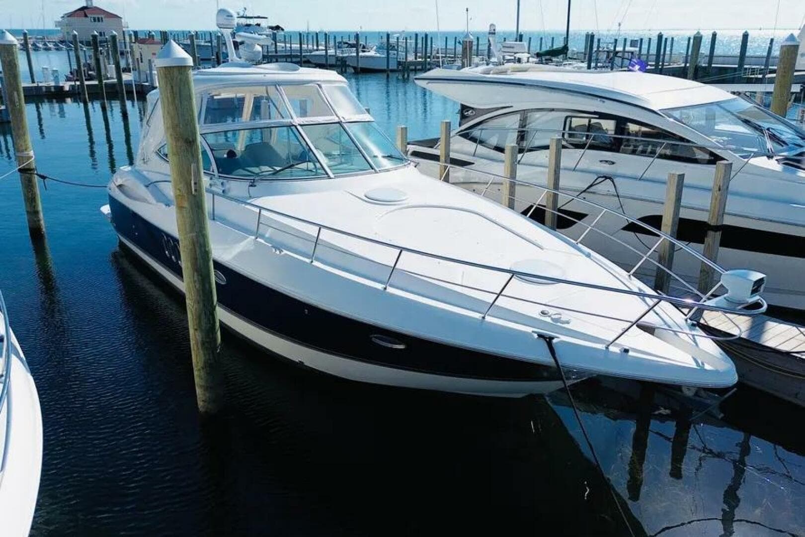 2006 Cruisers Yachts 420 Express — photo 2
