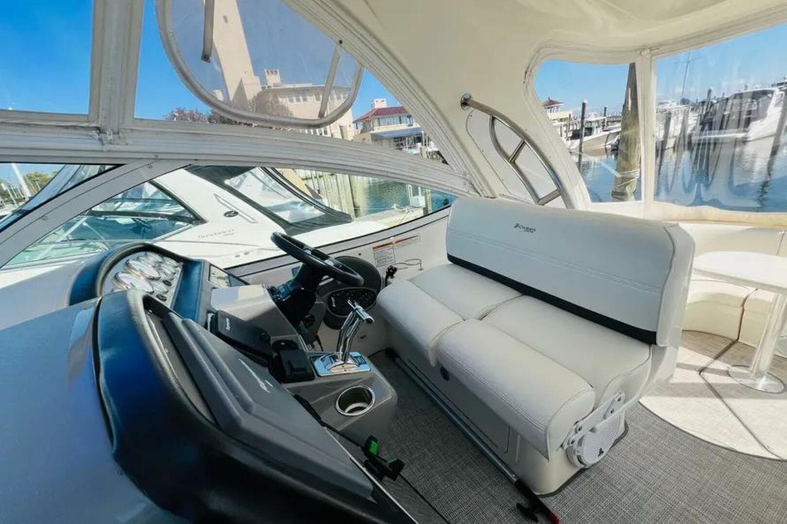 2006 Cruisers Yachts 420 Express — photo 13