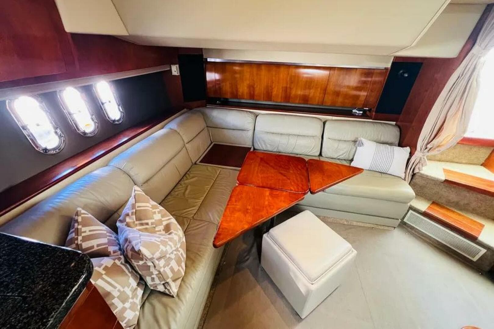 2006 Cruisers Yachts 420 Express — photo 21