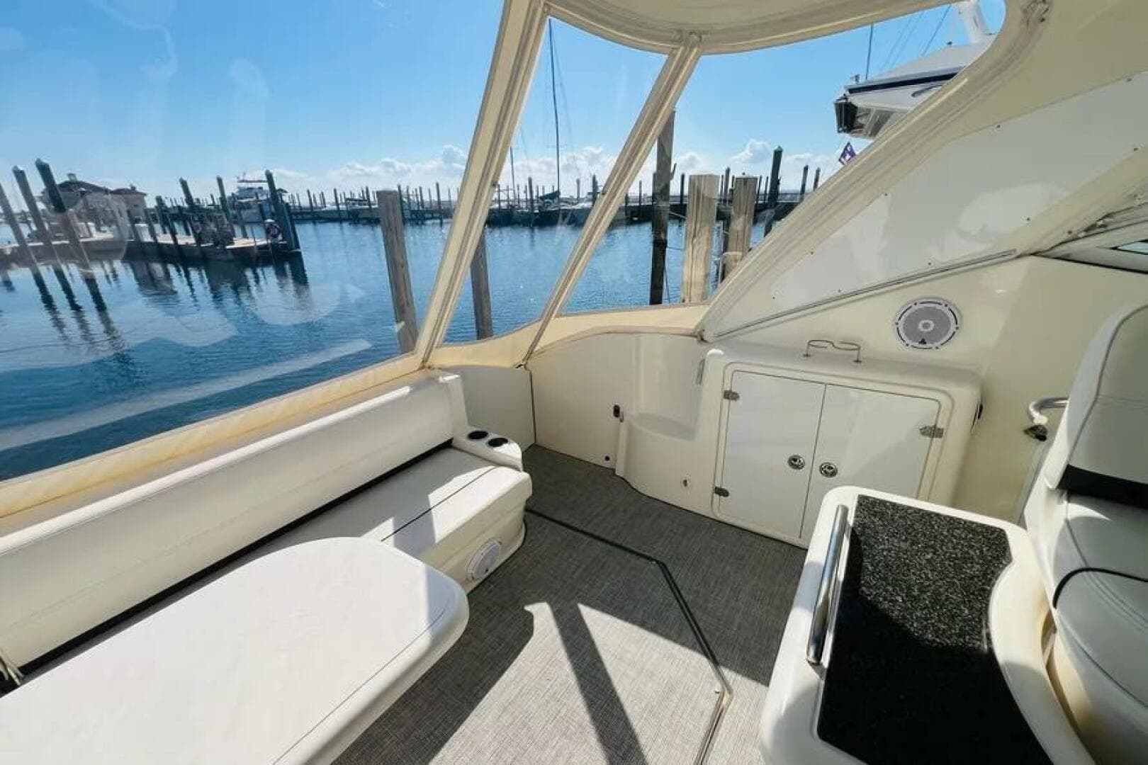 2006 Cruisers Yachts 420 Express — photo 10