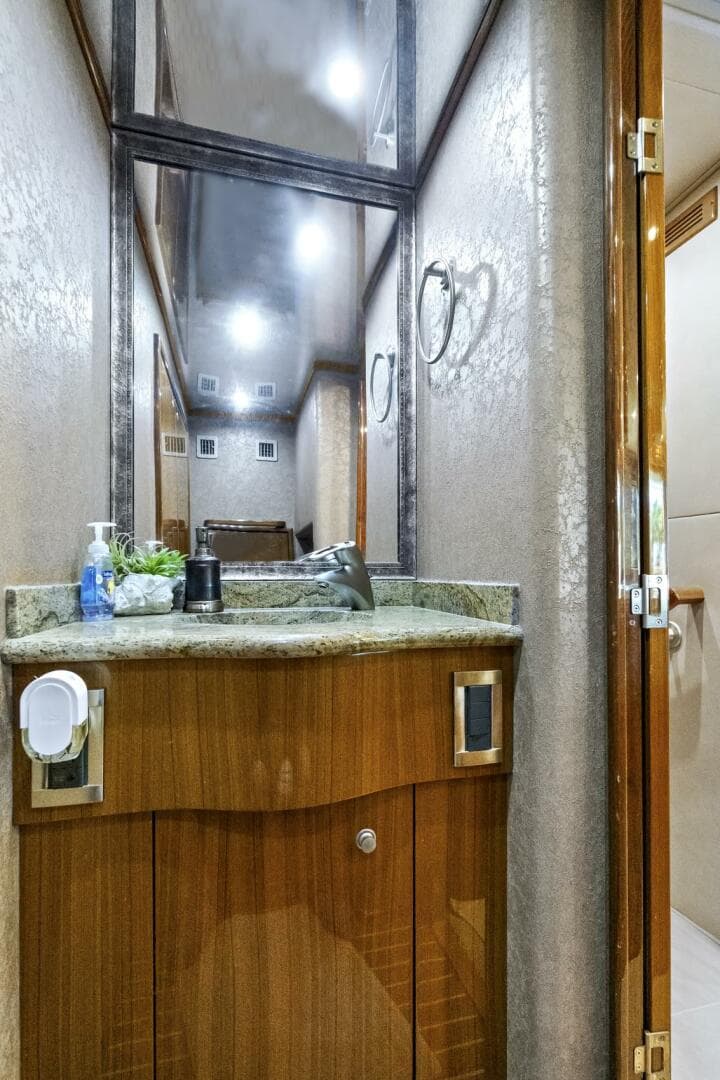 2008 Viking 74 Enclosed Bridge — photo 63