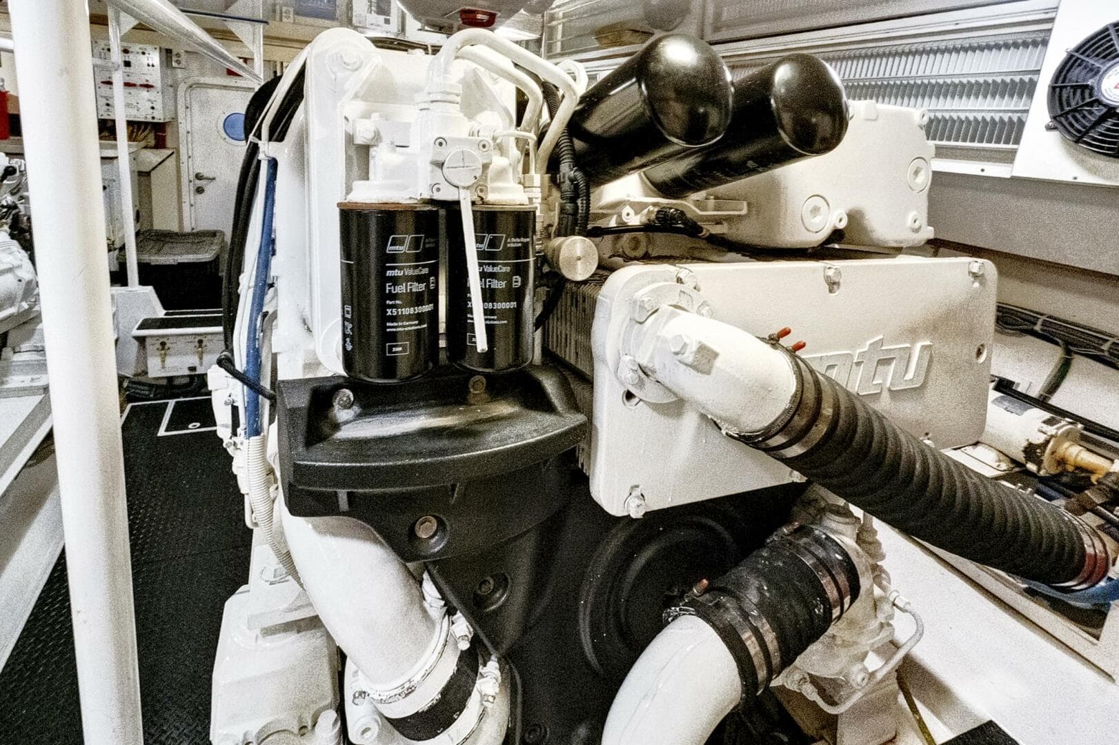 2008 Viking 74 Enclosed Bridge — photo 77