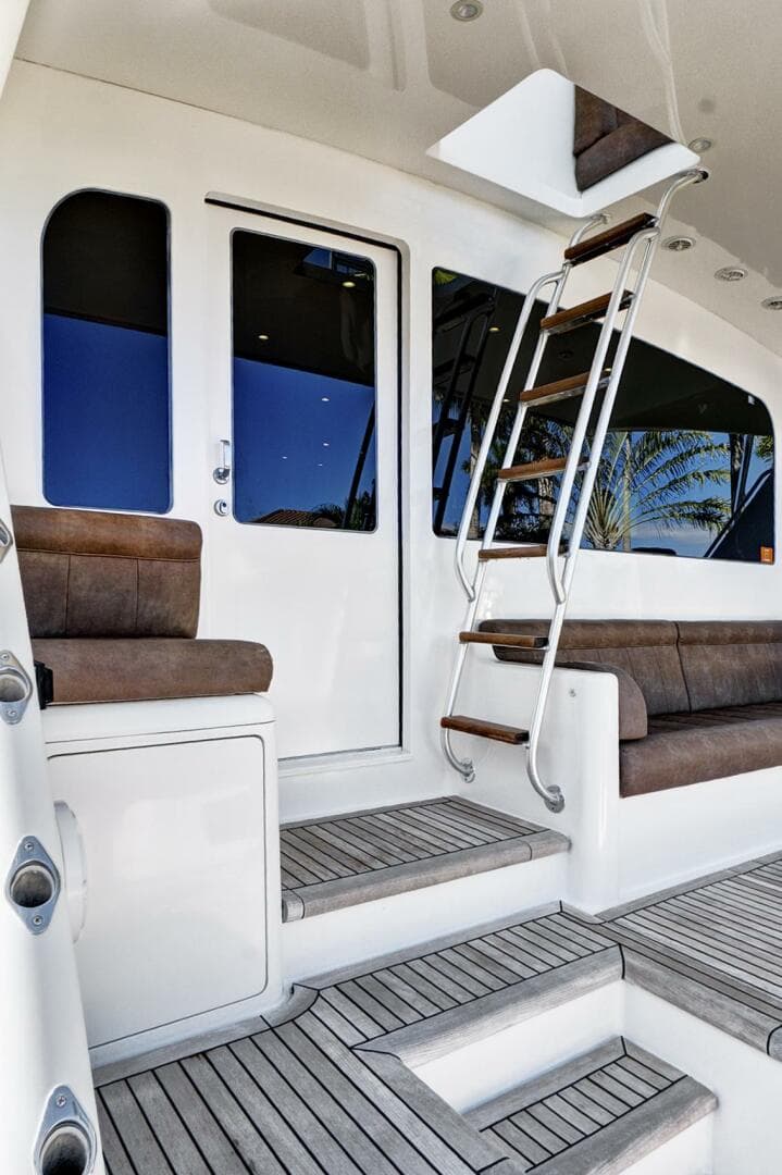 2008 Viking 74 Enclosed Bridge — photo 21