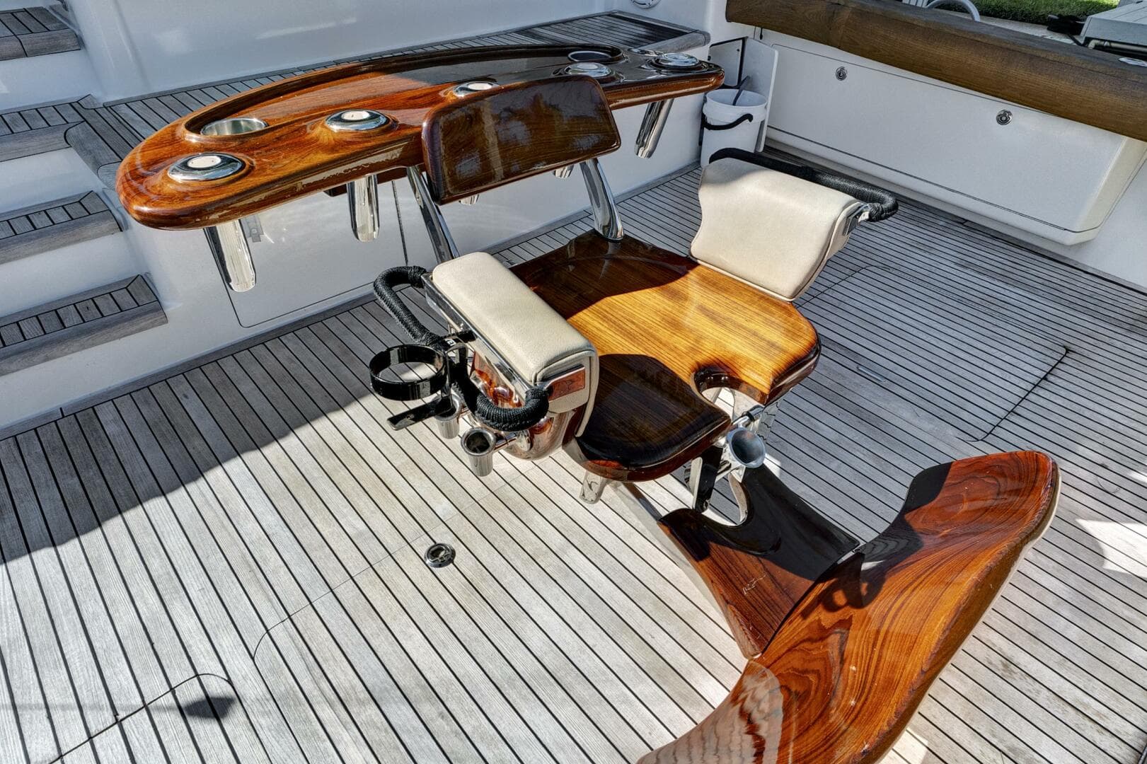 2008 Viking 74 Enclosed Bridge — photo 24
