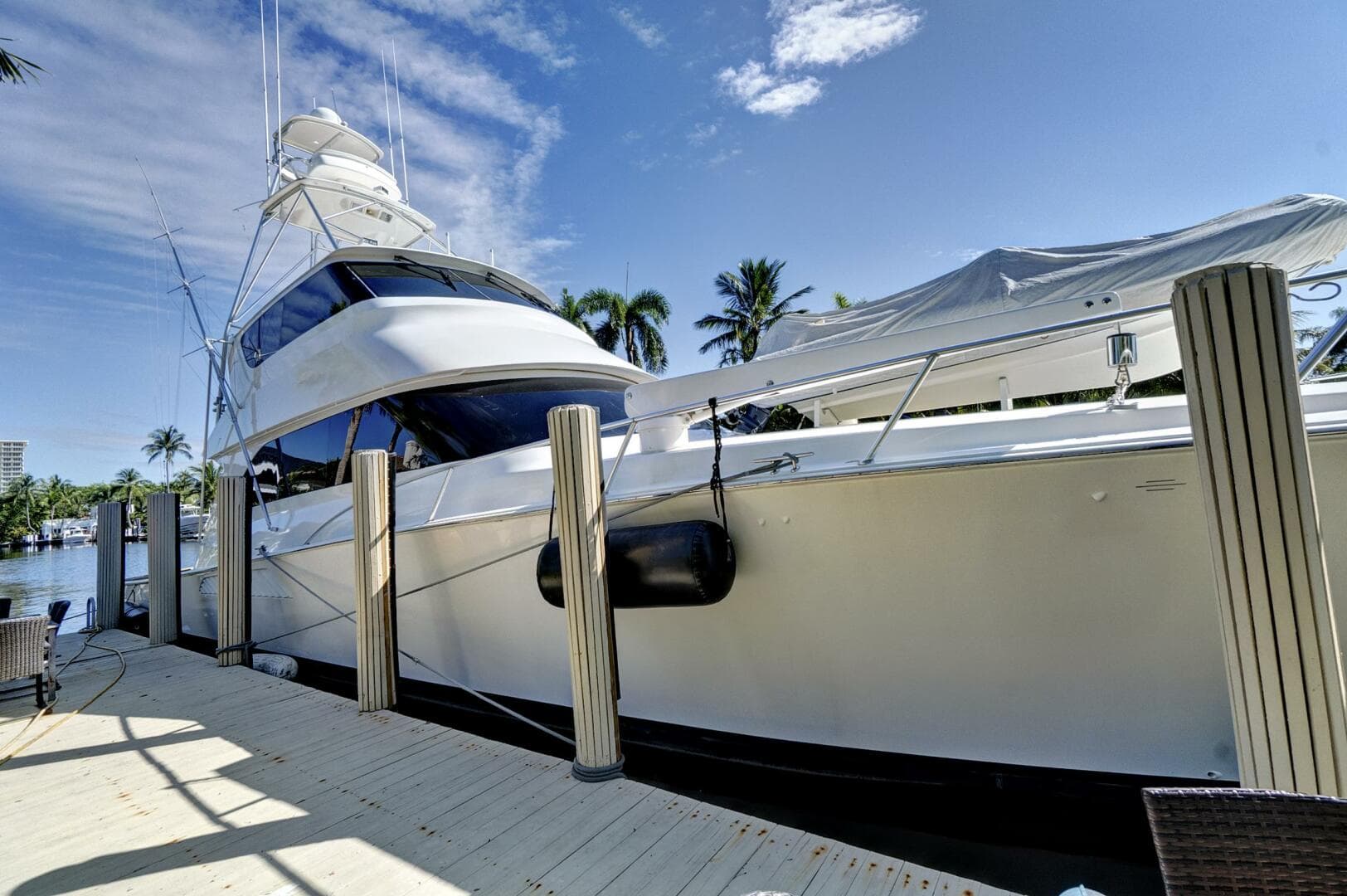 2008 Viking 74 Enclosed Bridge — photo 9