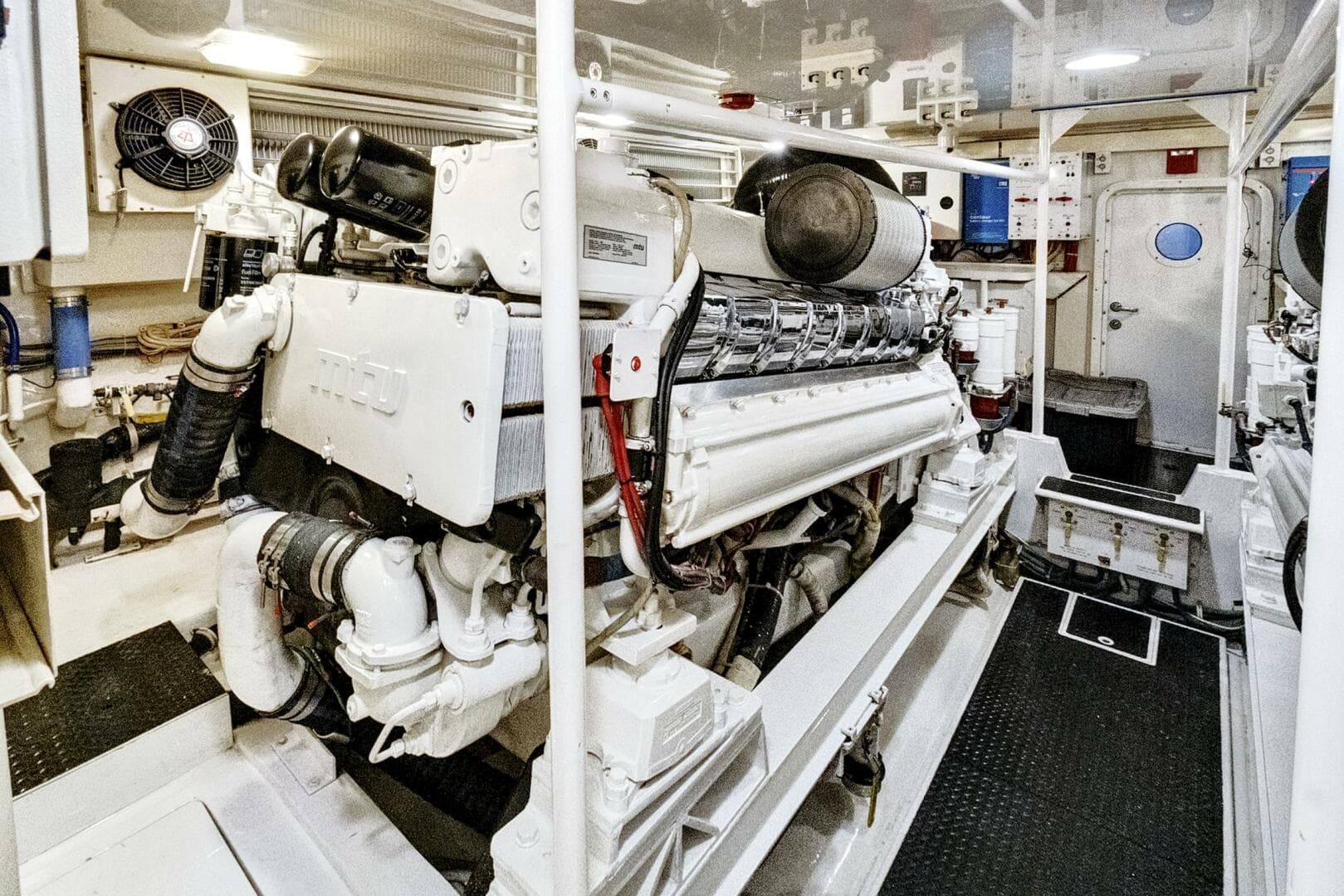 2008 Viking 74 Enclosed Bridge — photo 76