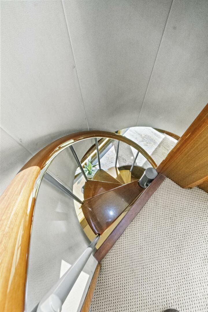 2008 Viking 74 Enclosed Bridge — photo 38