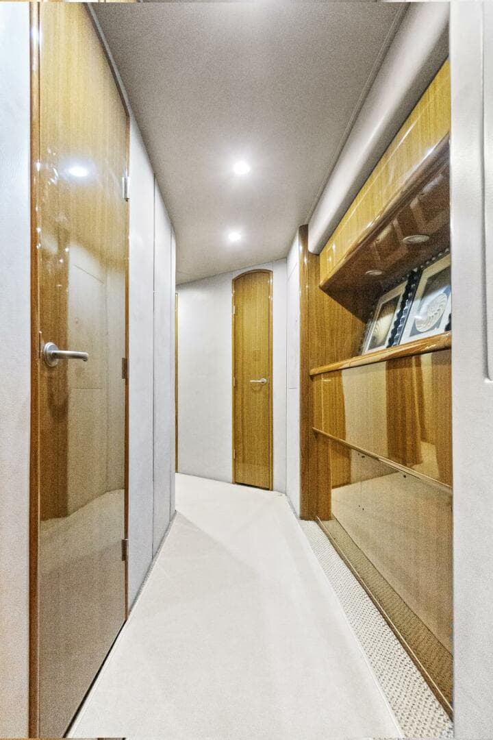 2008 Viking 74 Enclosed Bridge — photo 43