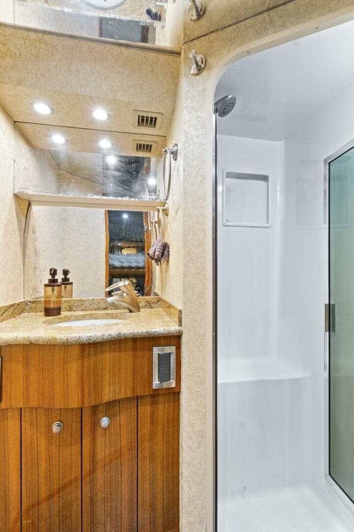 2008 Viking 74 Enclosed Bridge — photo 41