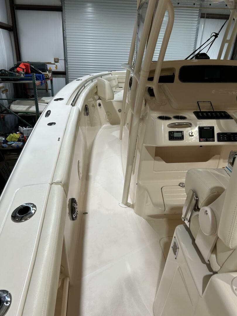 2019 Grady-White — photo 15