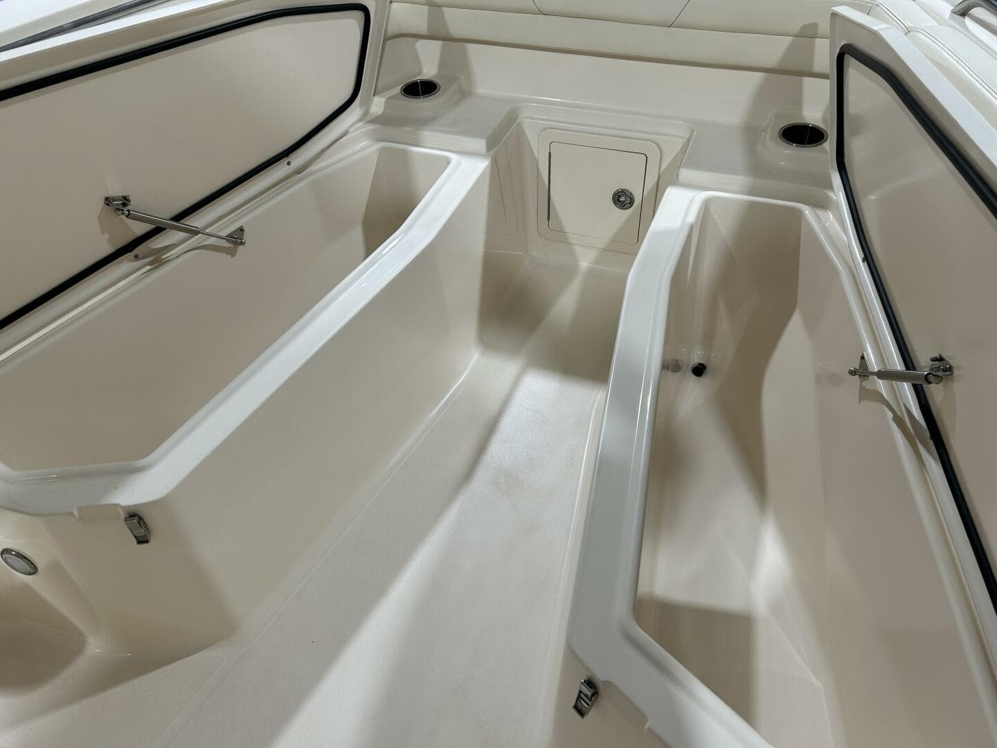 2019 Grady-White — photo 9