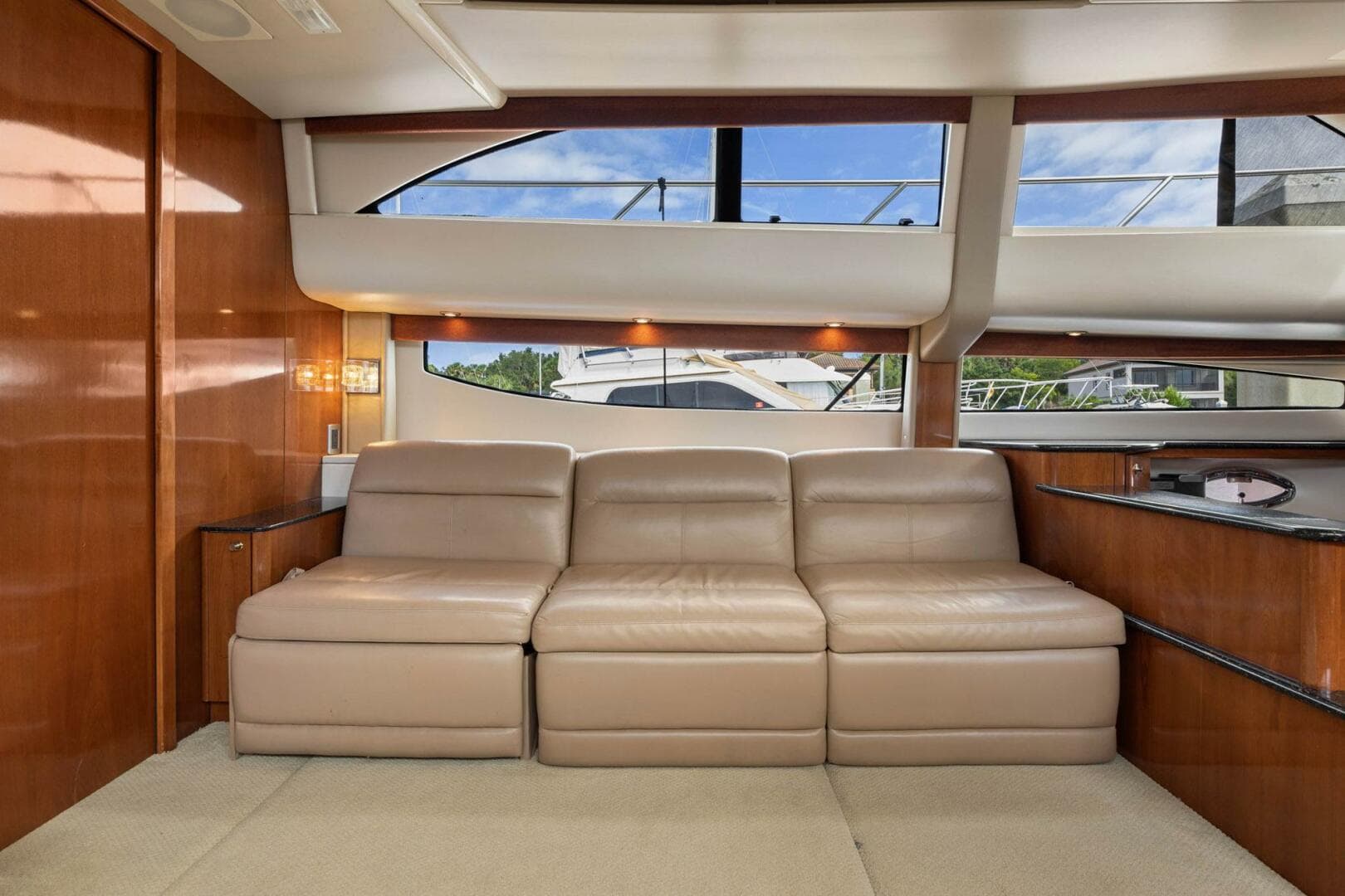 2008 Meridian 408 — photo 26
