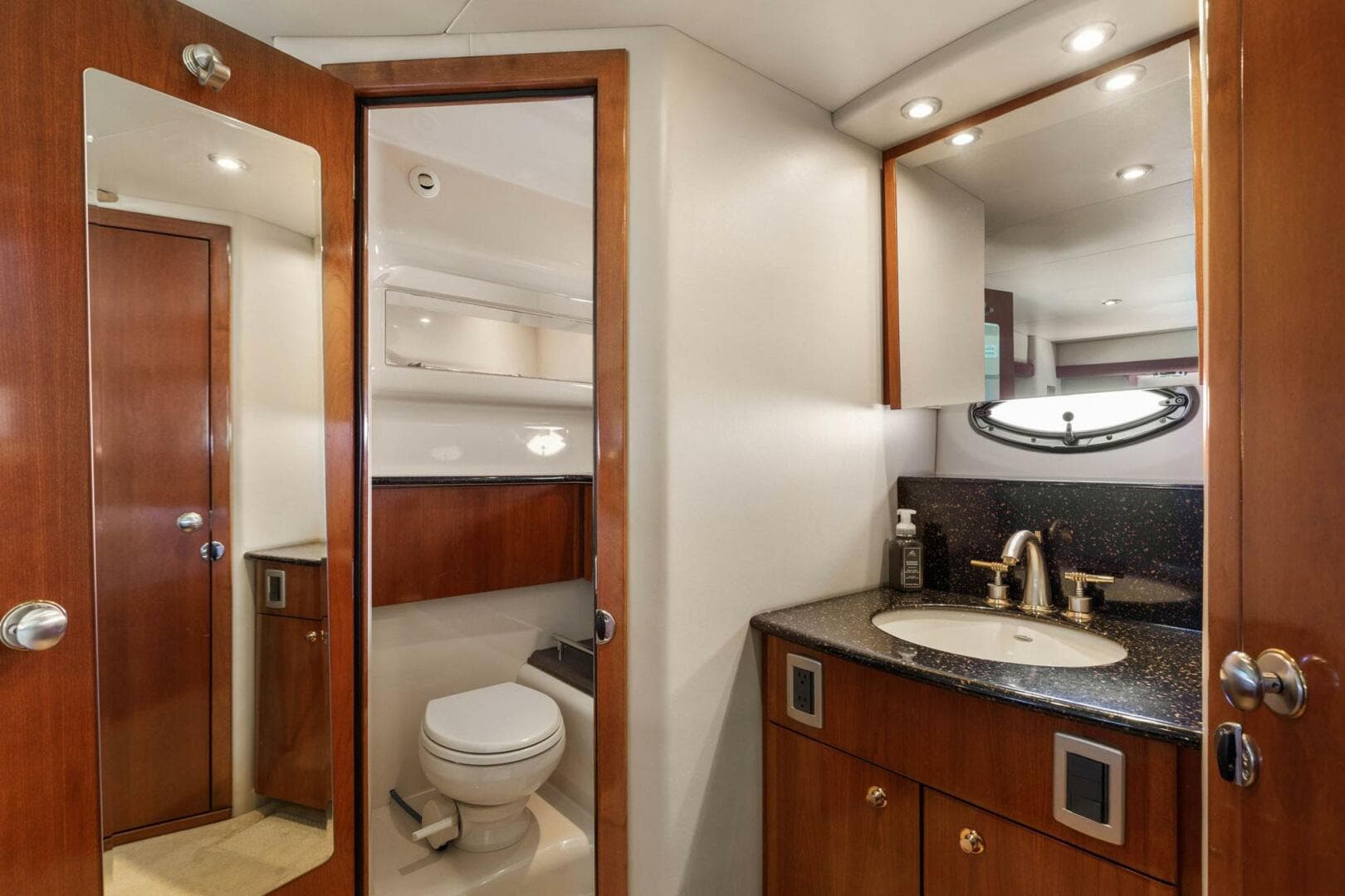 2008 Meridian 408 — photo 49