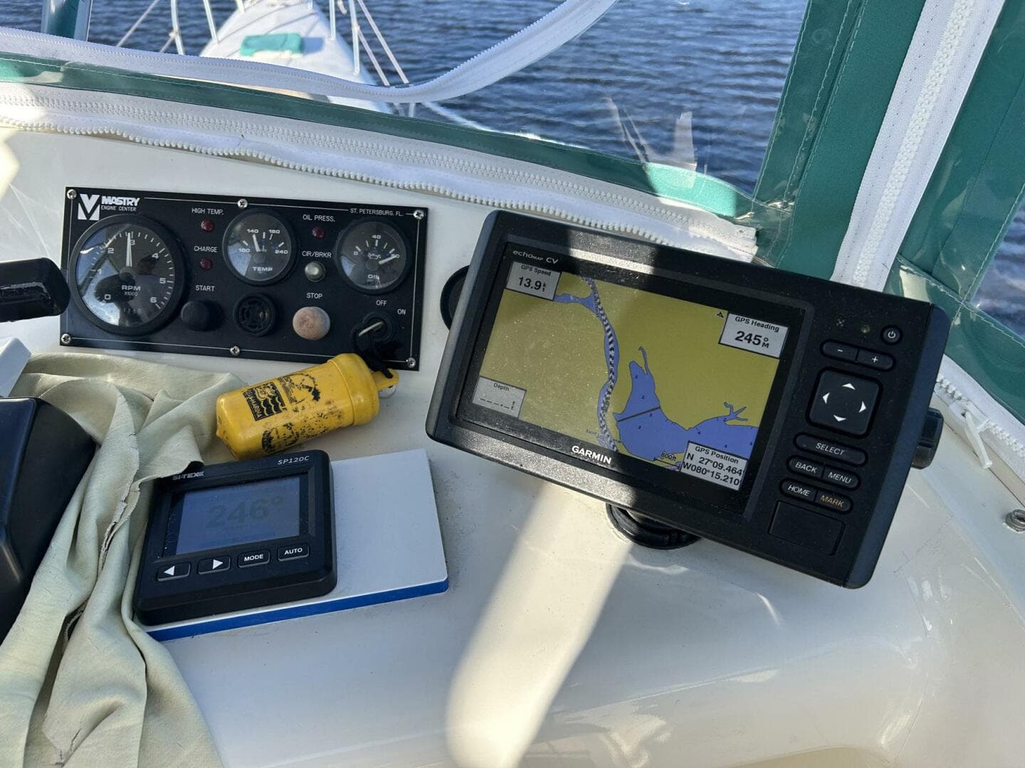 2002 Custom 64 — photo 15