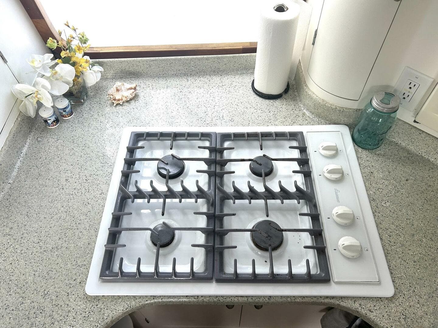 2002 Custom 64 — photo 30