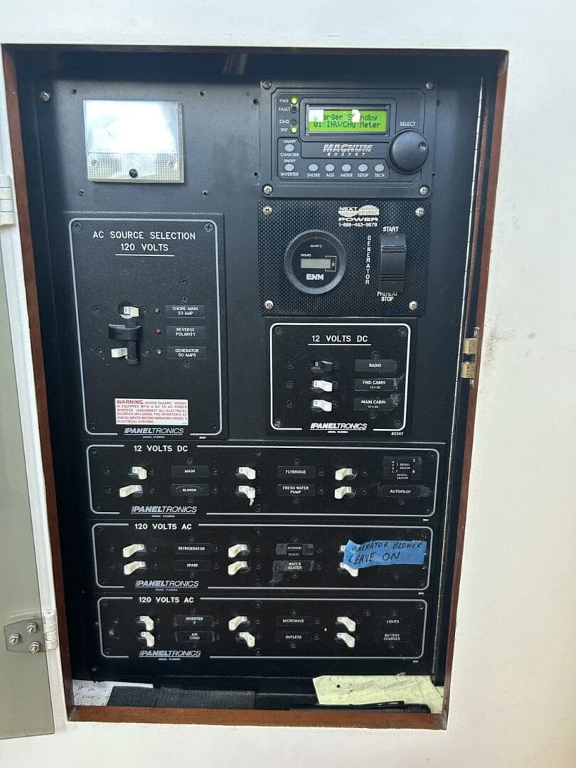 2002 Custom 64 — photo 49