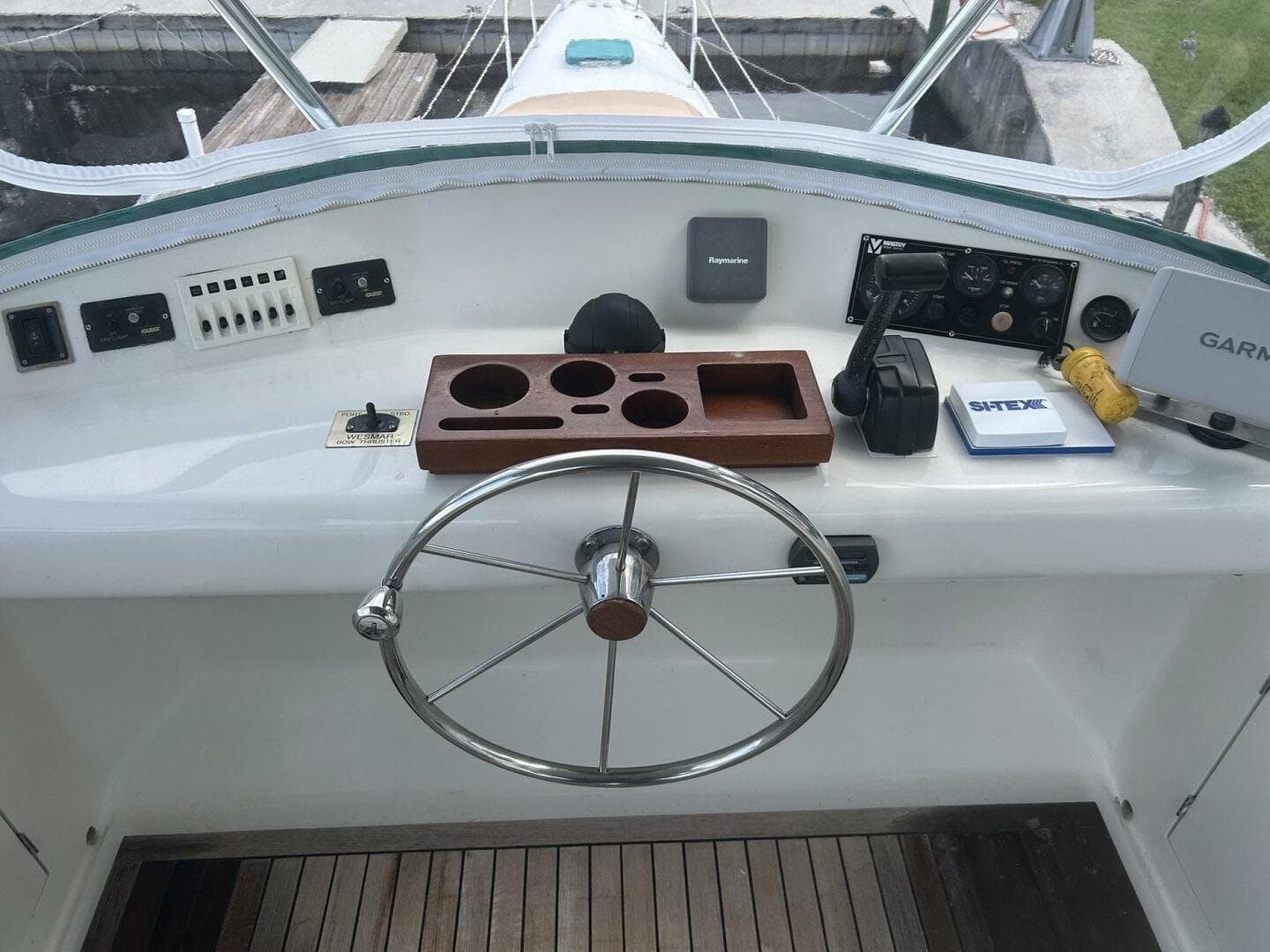 2002 Custom 64 — photo 14