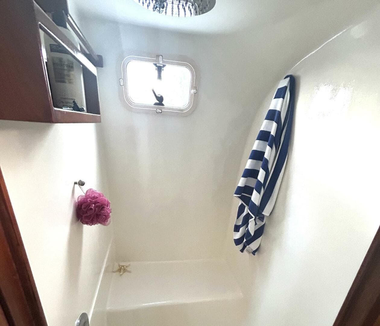 2002 Custom 64 — photo 36