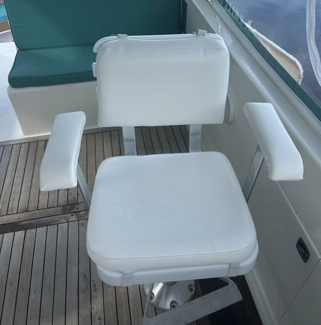 2002 Custom 64 — photo 7