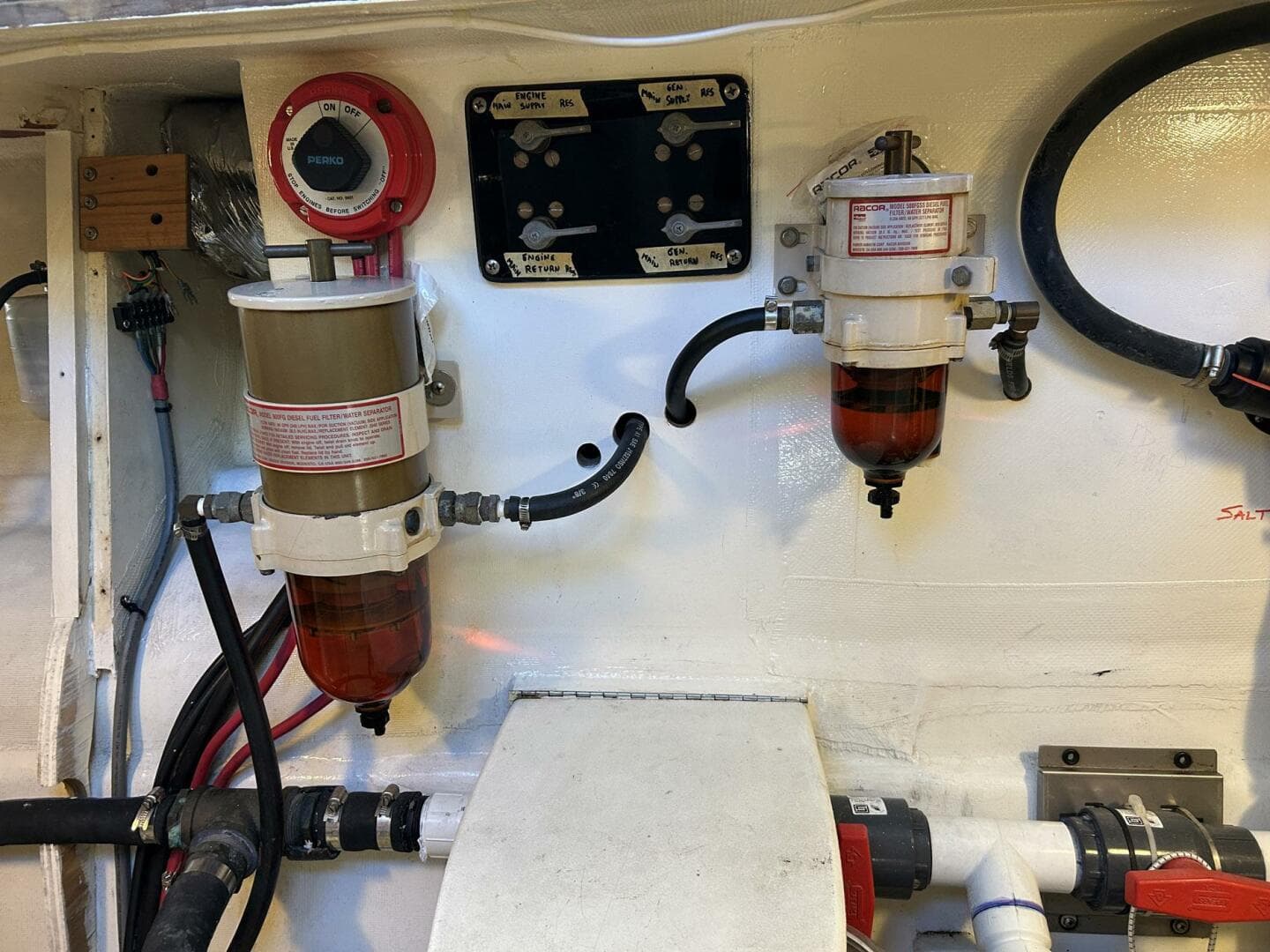 2002 Custom 64 — photo 48