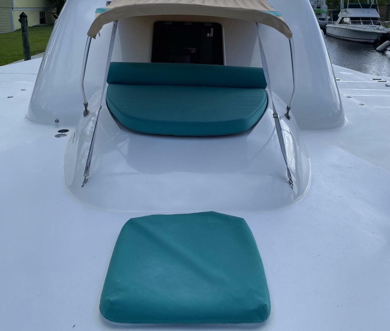 2002 Custom 64 — photo 8