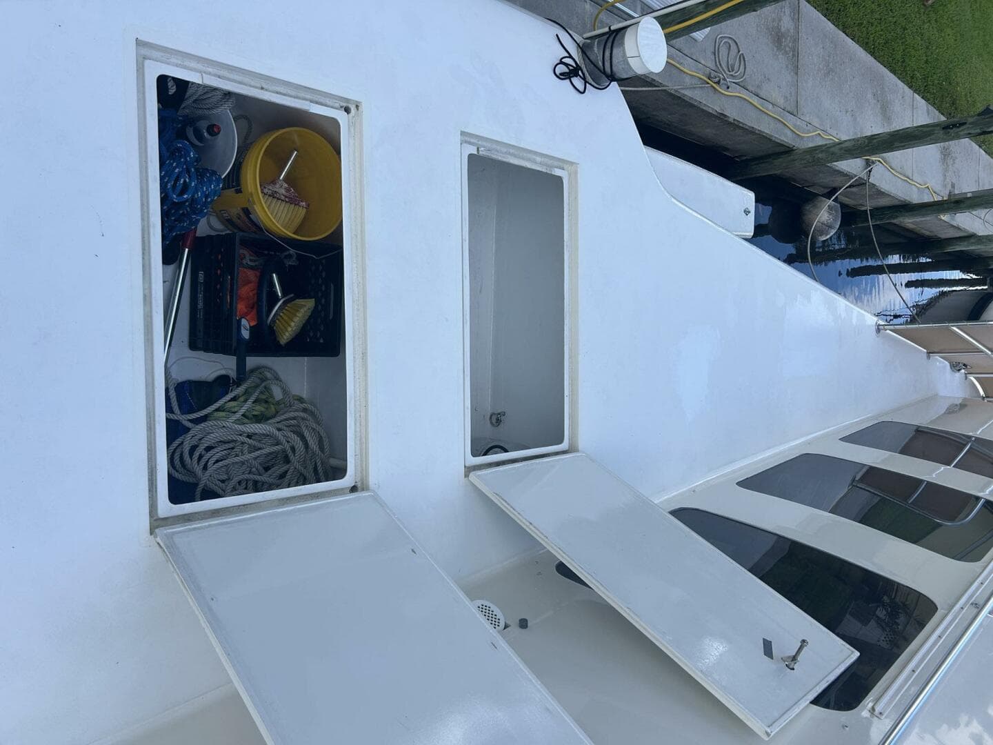 2002 Custom 64 — photo 18