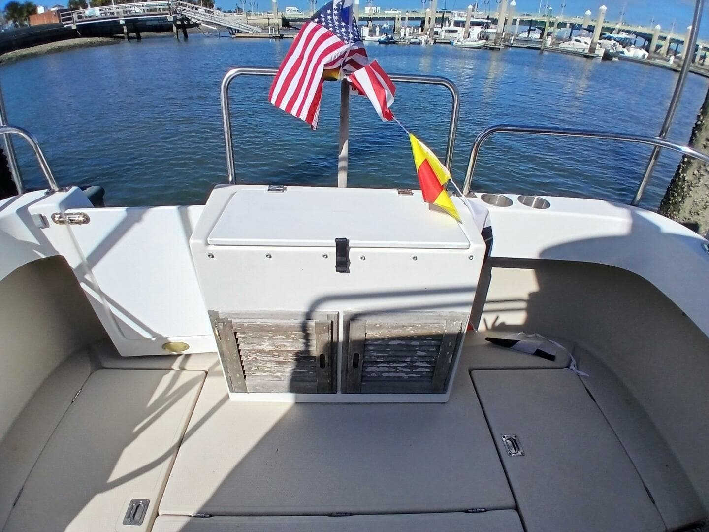 2009 Ranger Tugs R-25 — photo 41