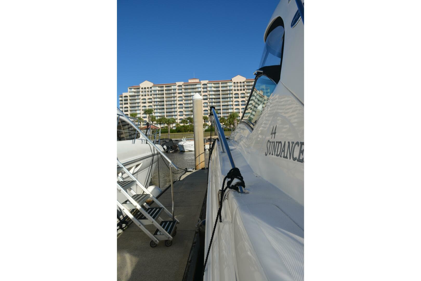 2007 Sea Ray 44 Sundancer — photo 24