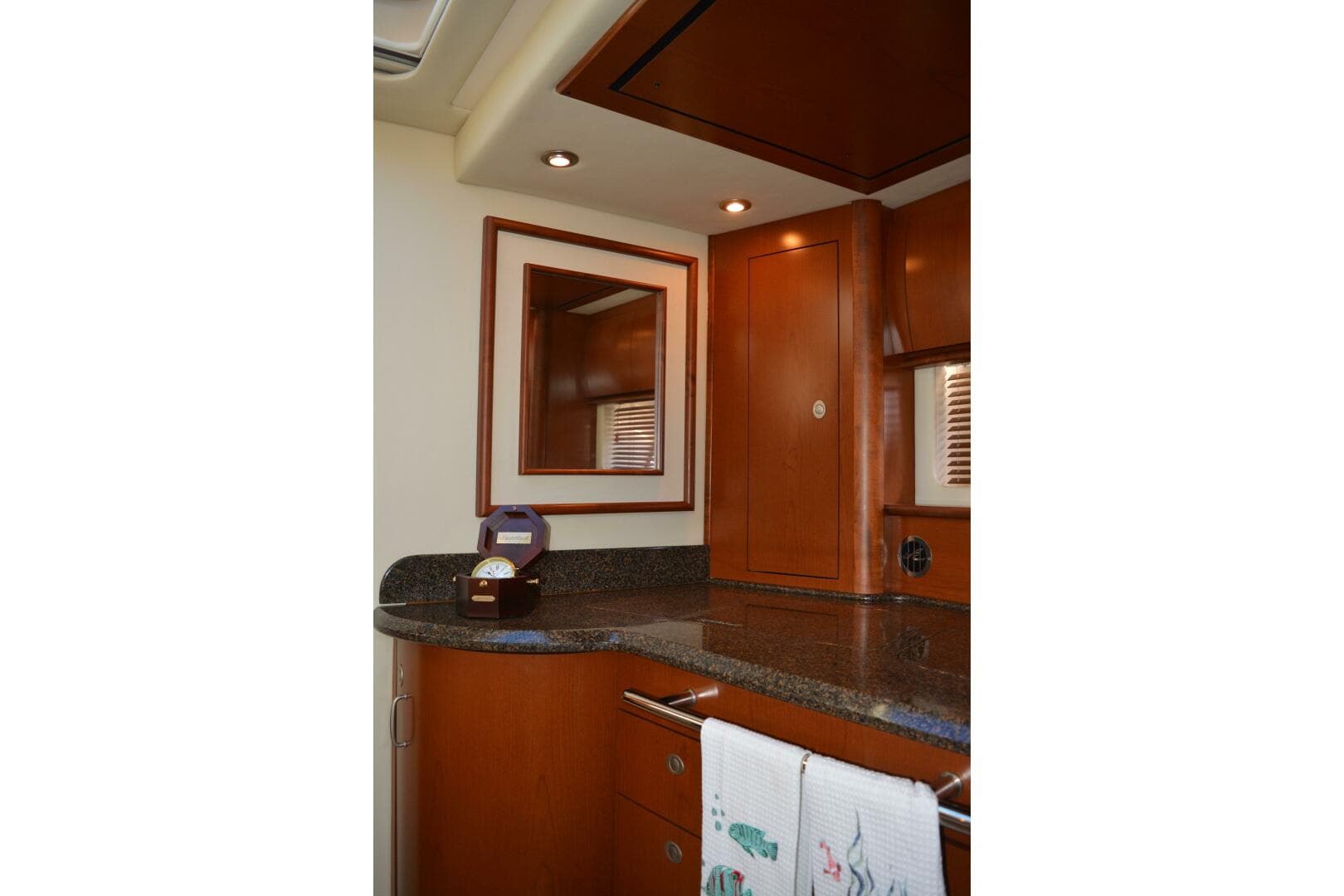 2007 Sea Ray 44 Sundancer — photo 94