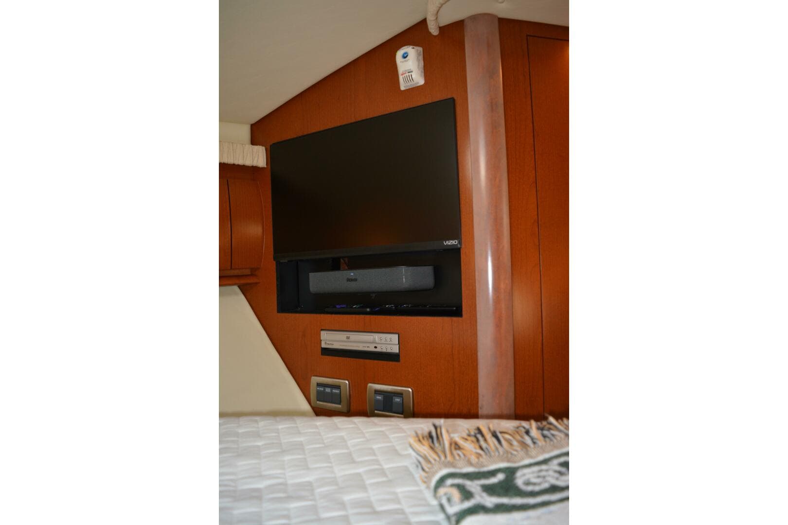 2007 Sea Ray 44 Sundancer — photo 89