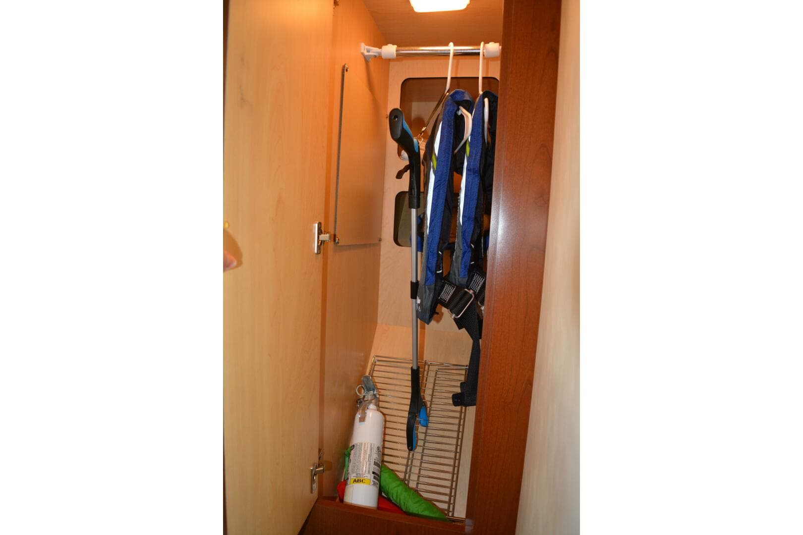 2007 Sea Ray 44 Sundancer — photo 90