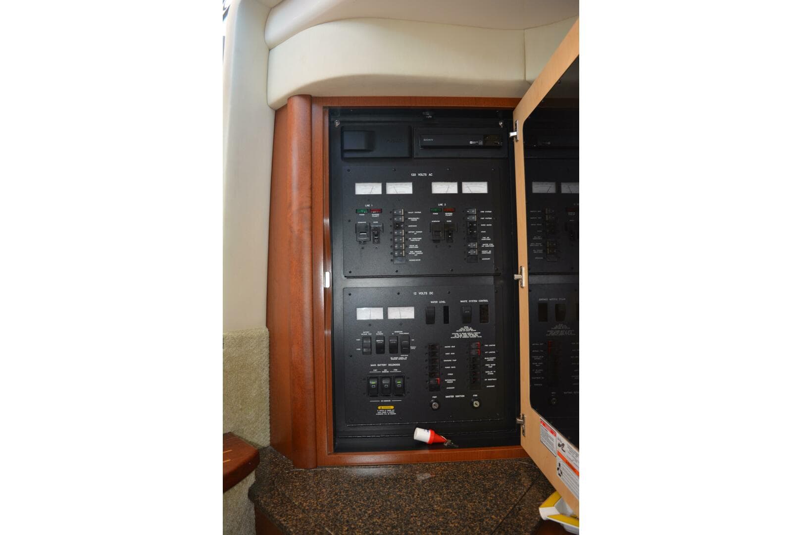 2007 Sea Ray 44 Sundancer — photo 68