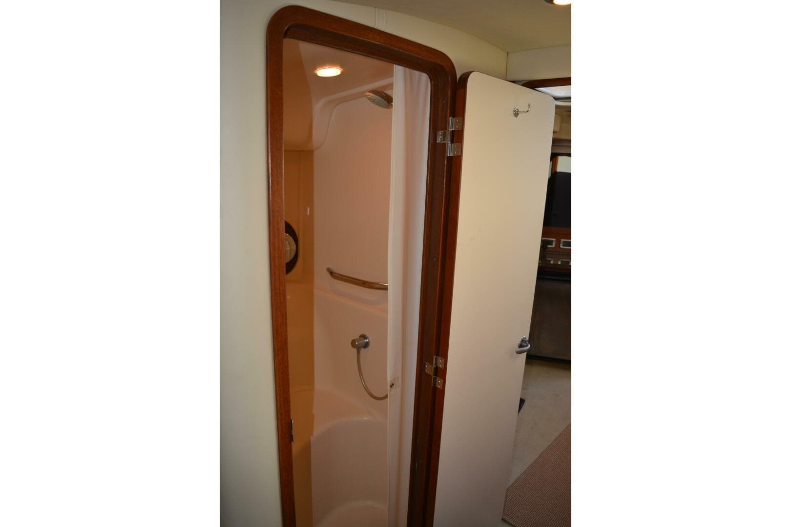 2007 Sea Ray 44 Sundancer — photo 86