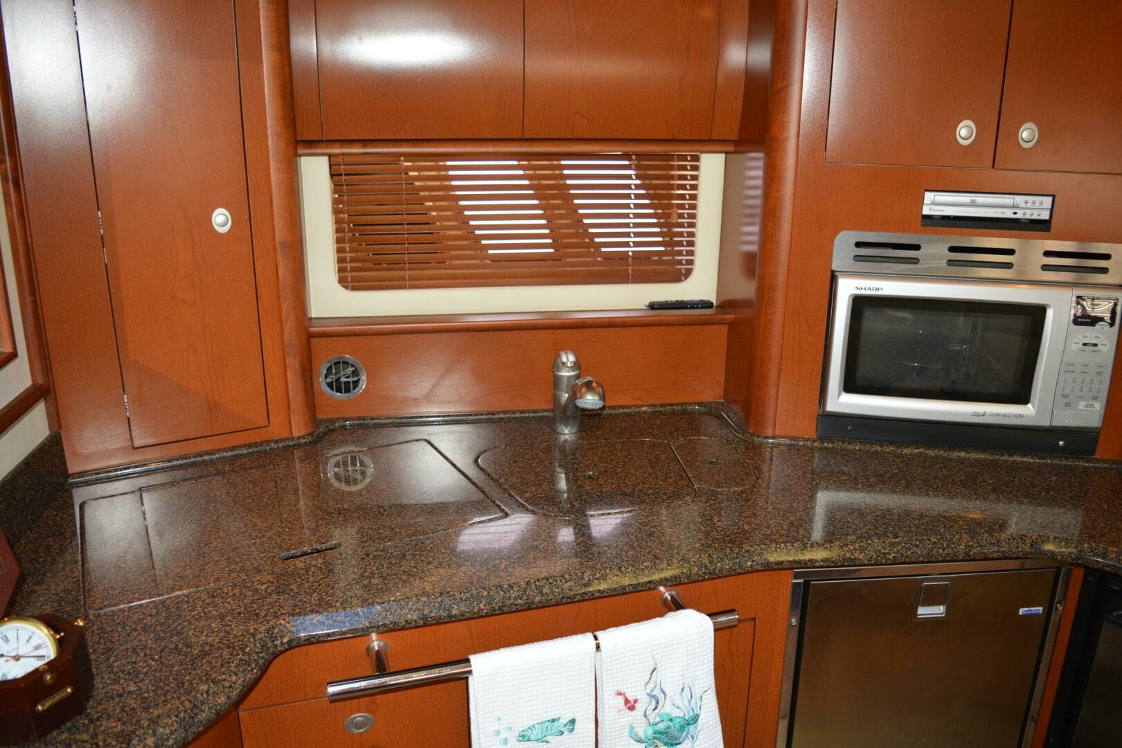 2007 Sea Ray 44 Sundancer — photo 93