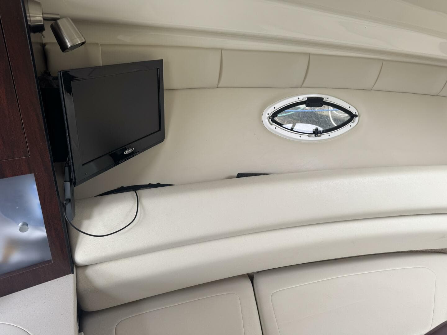 2013 Monterey 260 SCR — photo 11