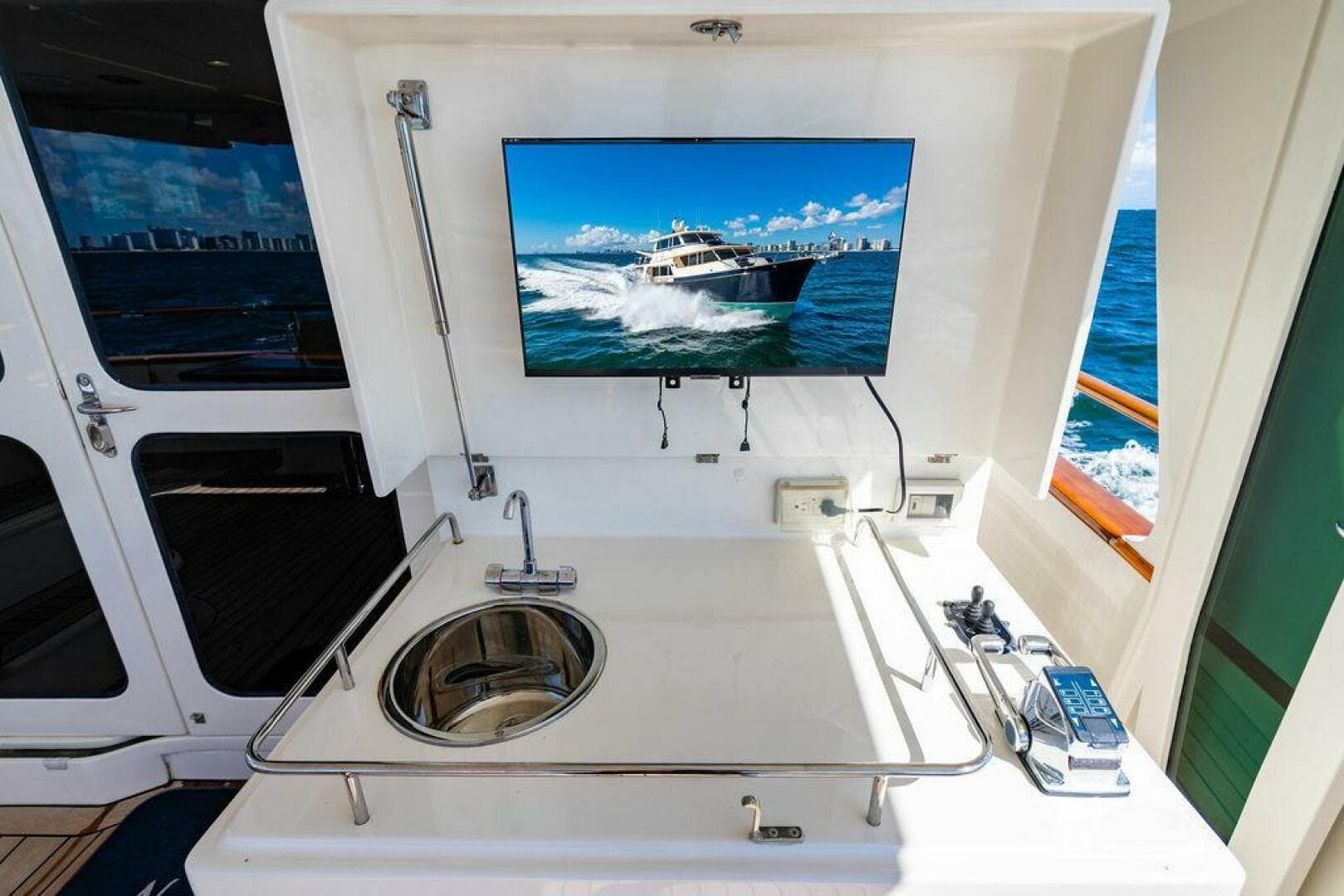 2015 Marlow 66E-Cb — photo 27