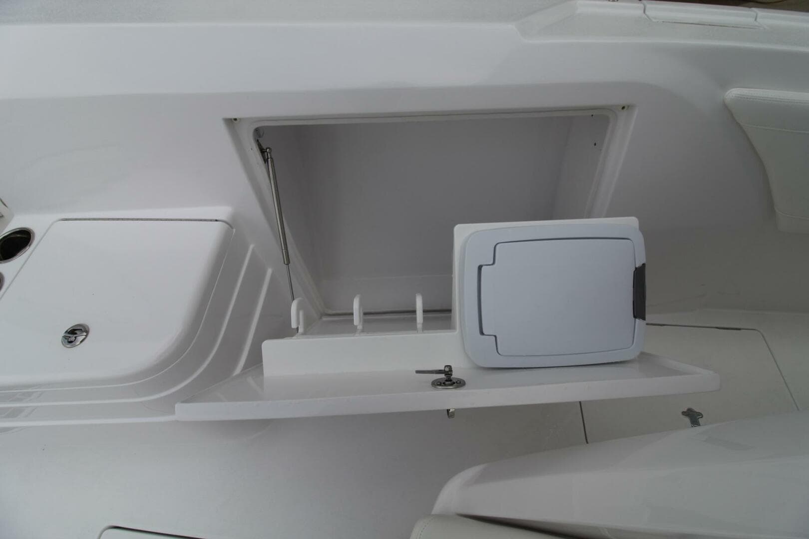 2024 Intrepid Nomad SE — photo 18