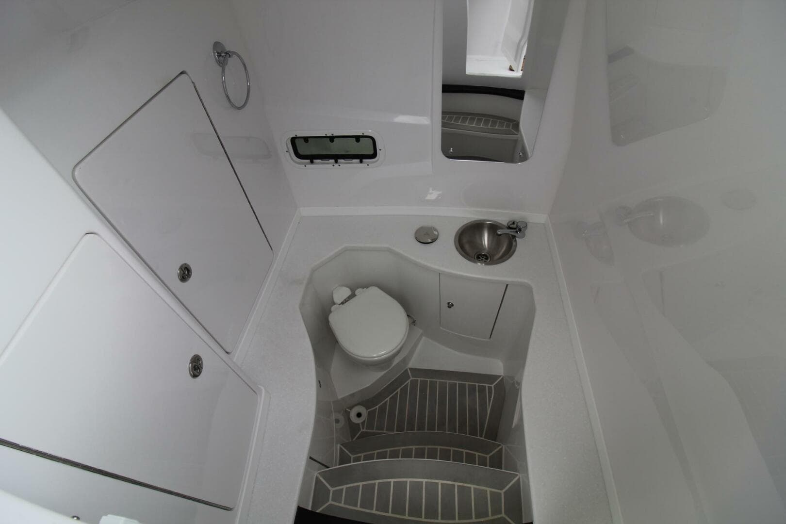 2024 Intrepid Nomad SE — photo 21