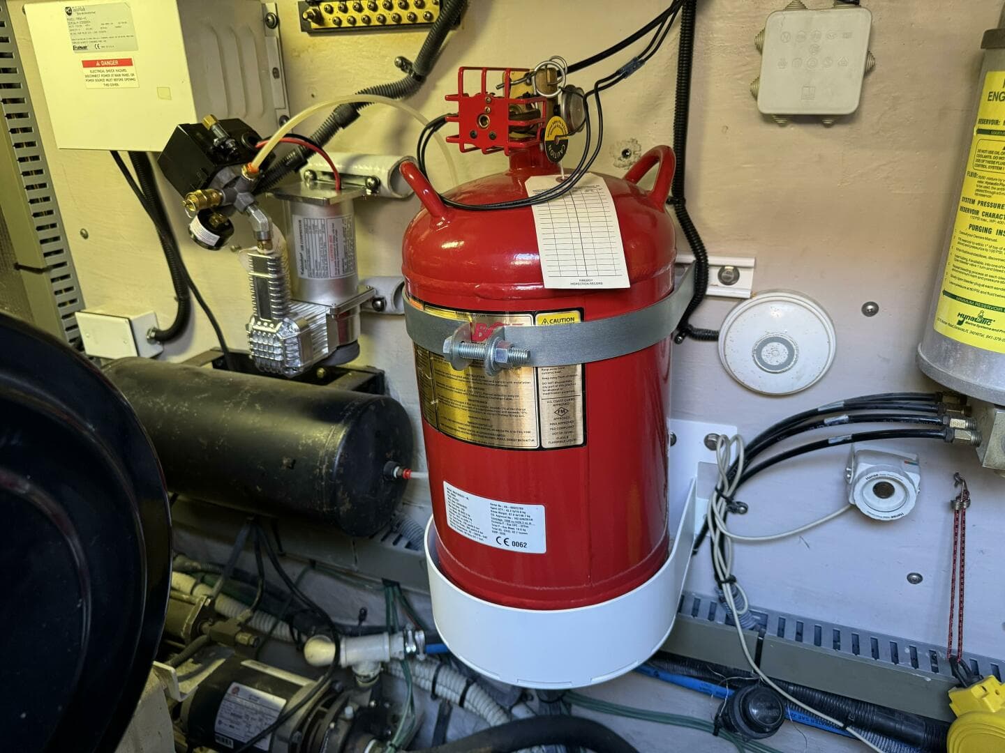 2001 Sea Ray 510 Sundancer — photo 45