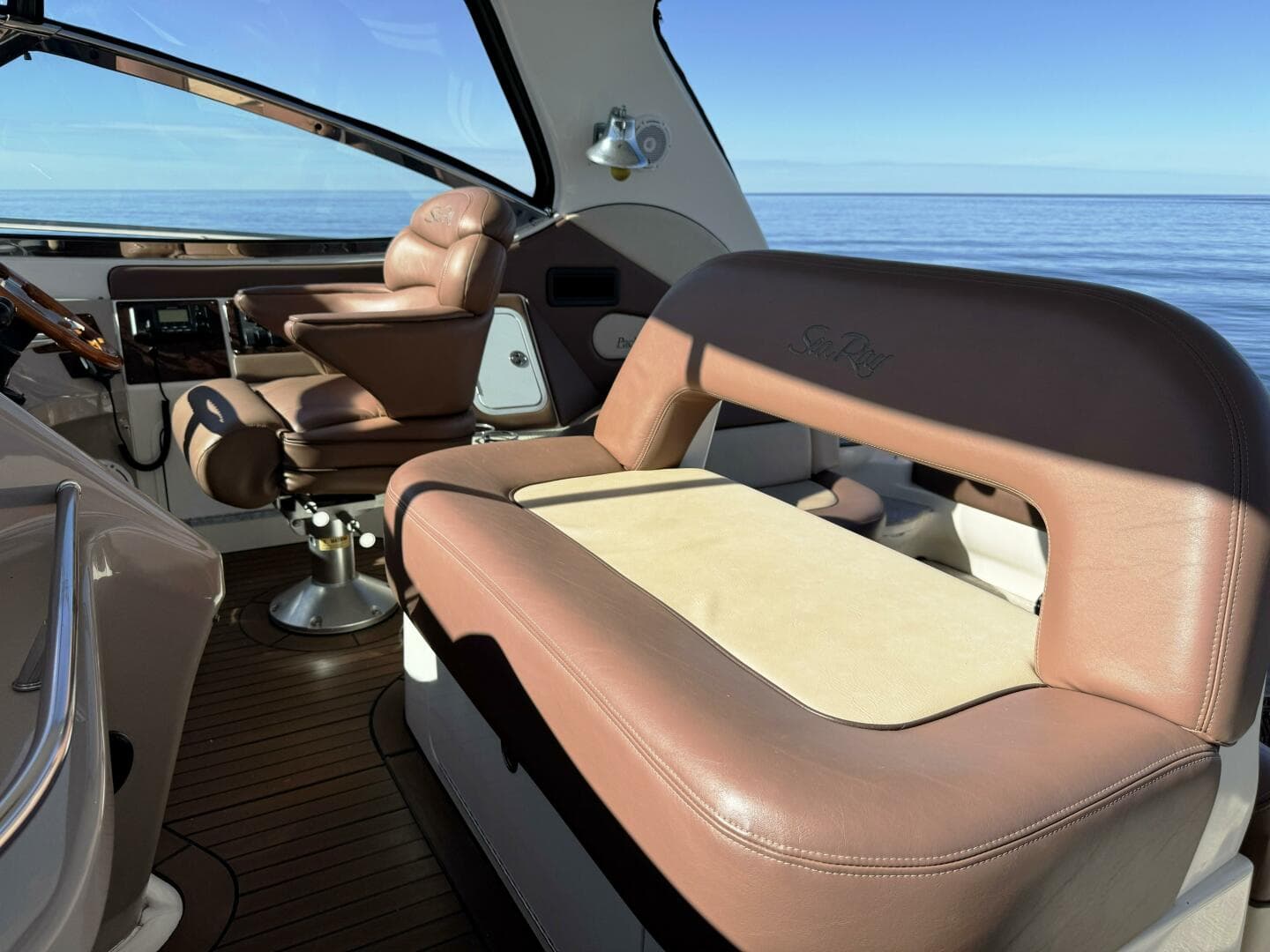 2001 Sea Ray 510 Sundancer — photo 17