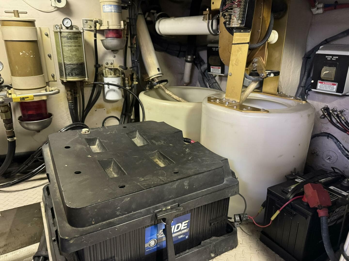 2001 Sea Ray 510 Sundancer — photo 43