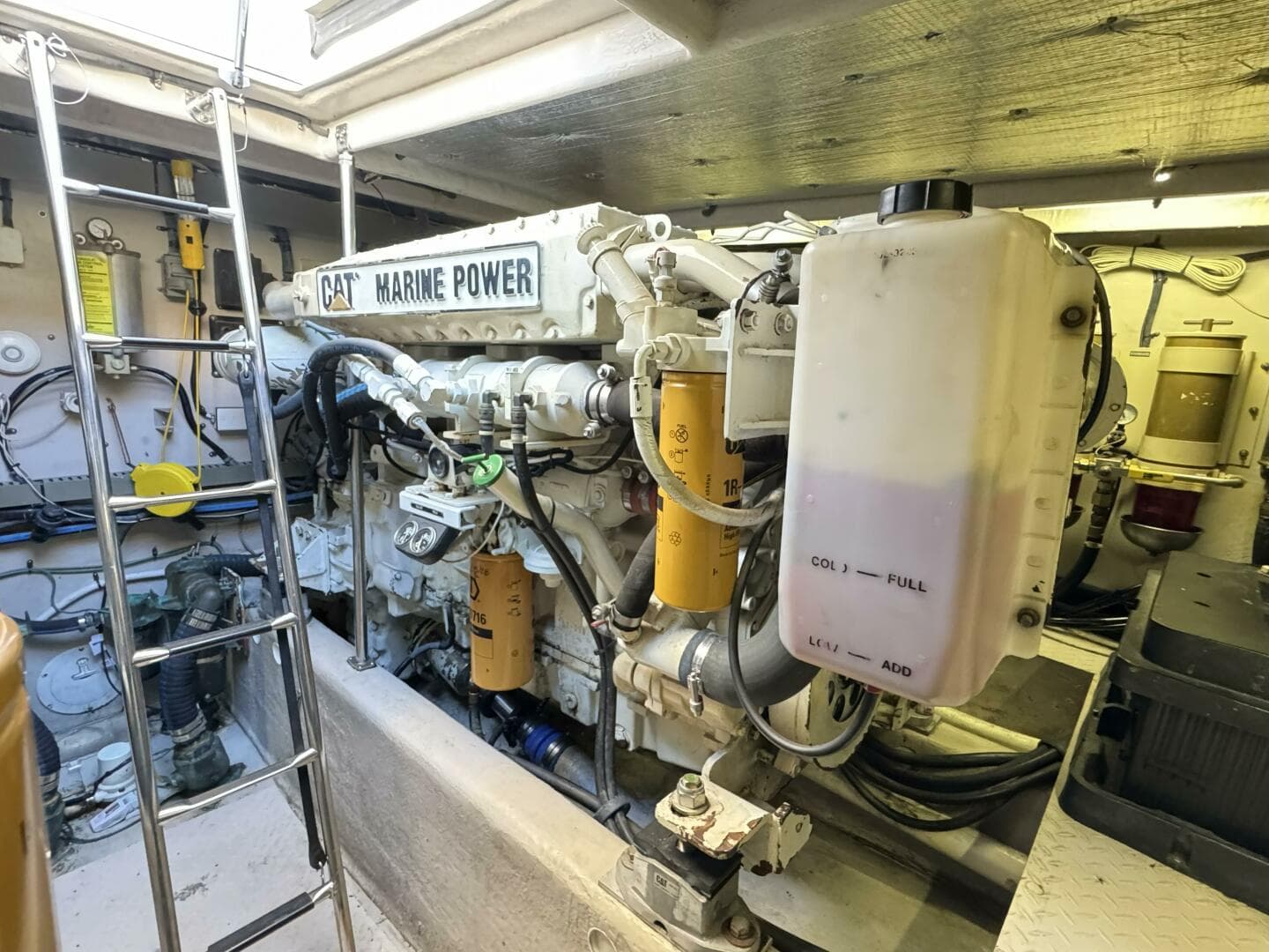 2001 Sea Ray 510 Sundancer — photo 41