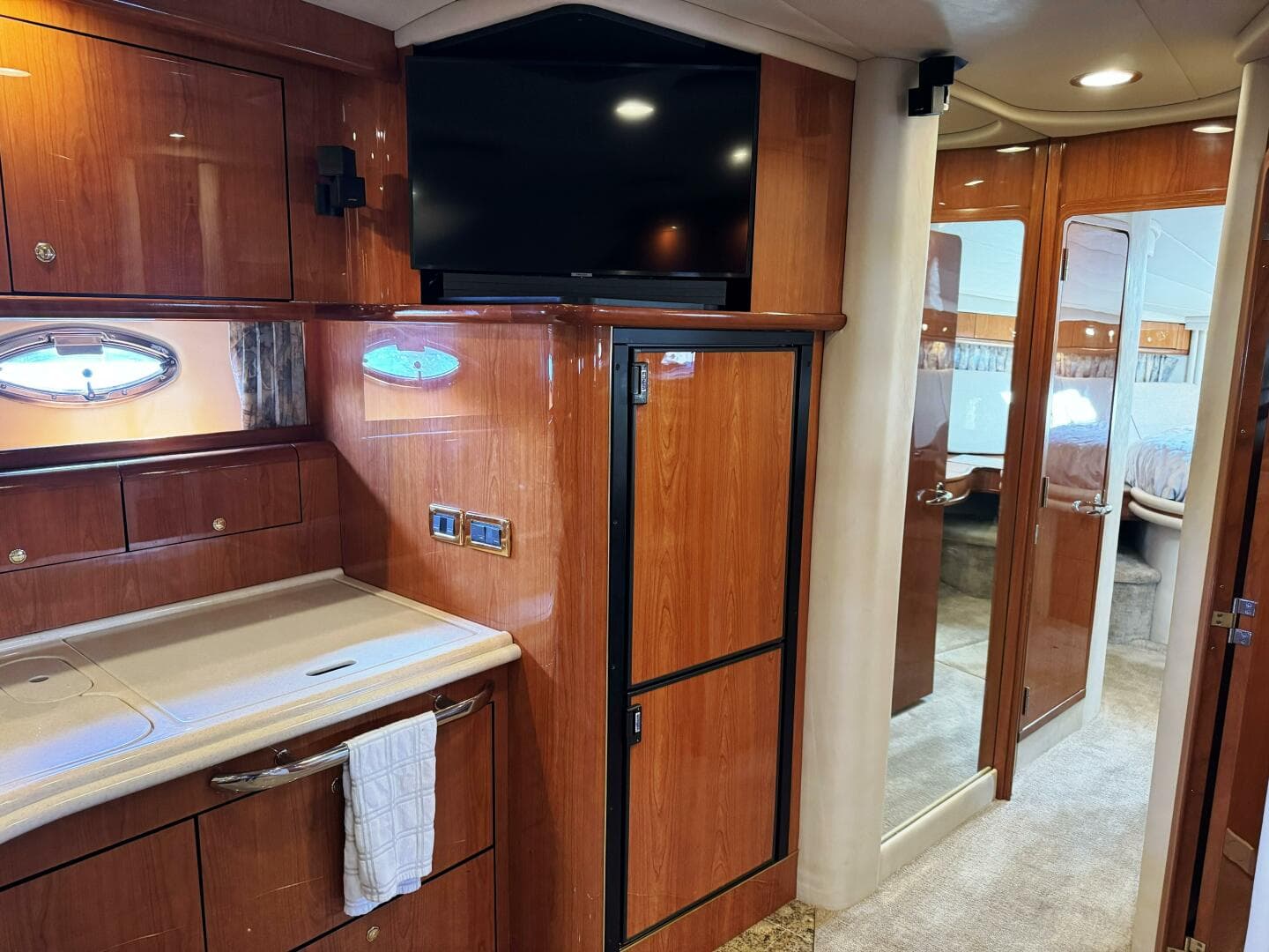 2001 Sea Ray 510 Sundancer — photo 32