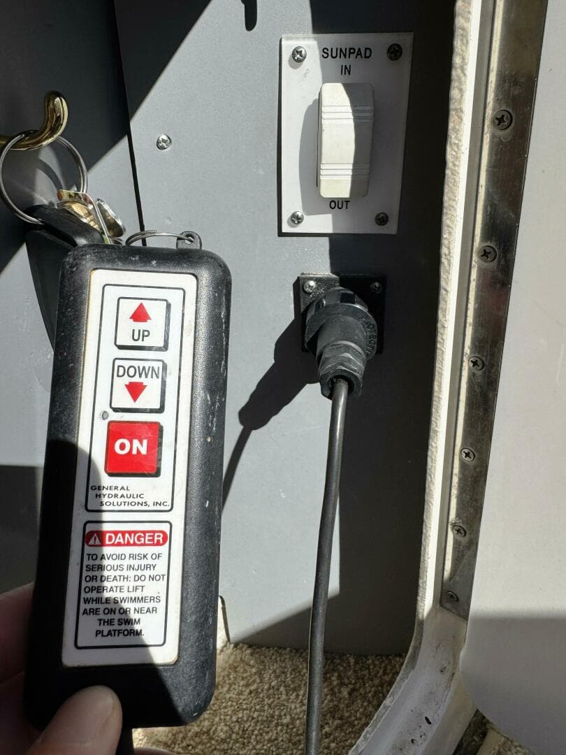 2001 Sea Ray 510 Sundancer — photo 47