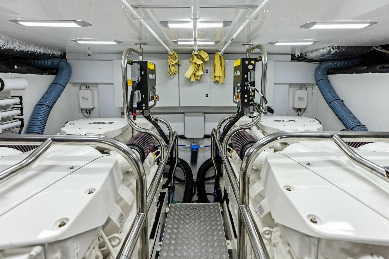 2018 Princess Y75 — photo 59