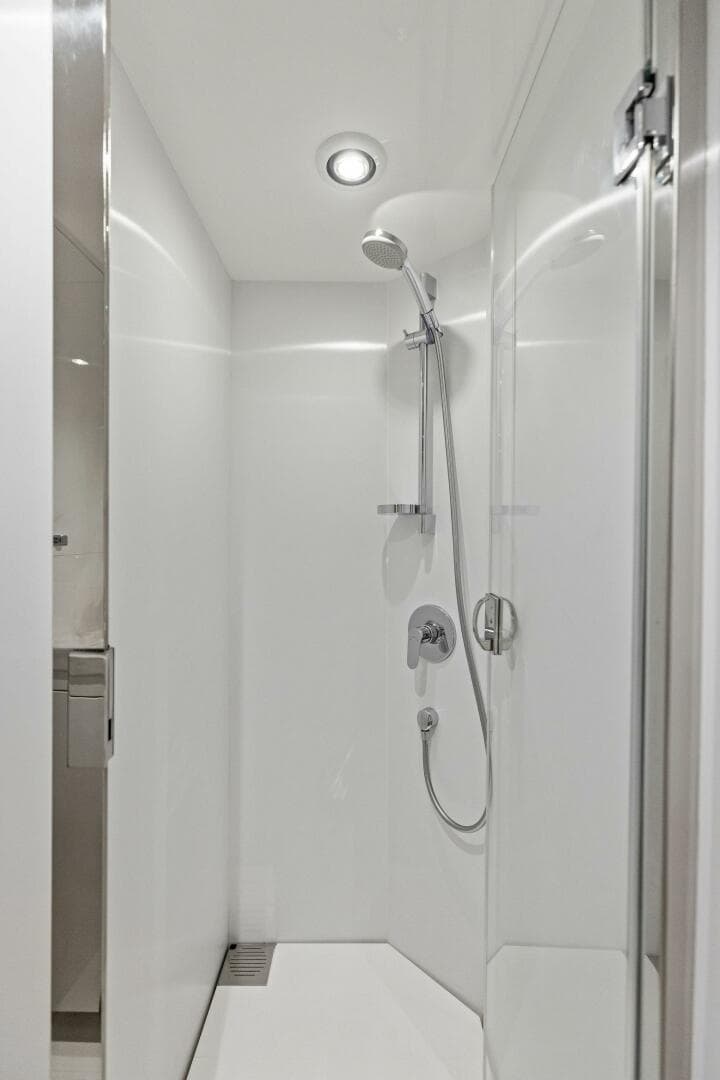 2018 Princess Y75 — photo 67