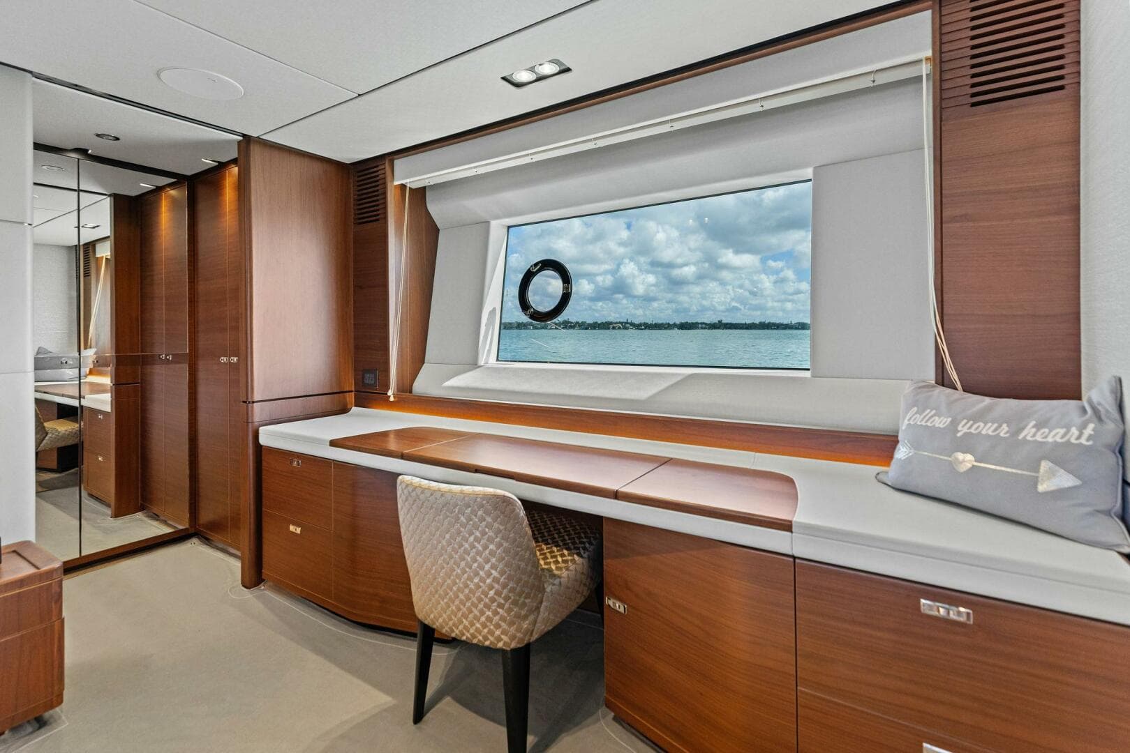 2018 Princess Y75 — photo 28