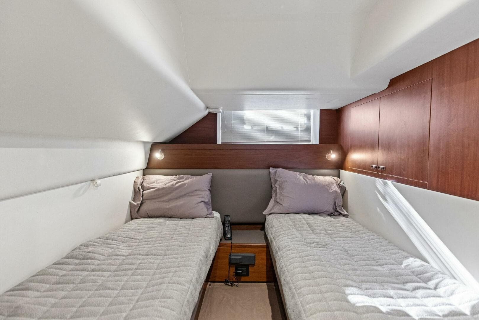 2018 Princess Y75 — photo 64