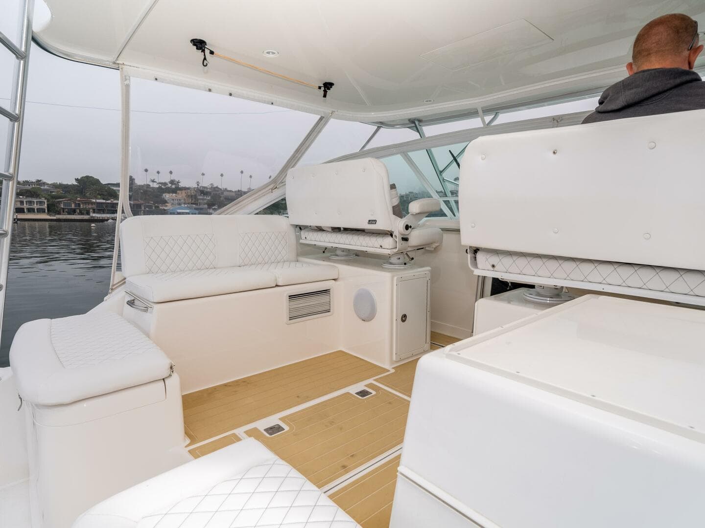 2008 Cabo 38 Express — photo 18